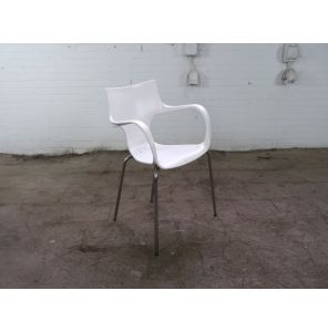 ACTA | Design | Kantinestoel | Tweedehands | Witte kuip | Verchroomd frame | KS270