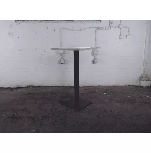 De Valk | Bijzettafeltje | Tweedehands | Okergeel Multiplex blad | Zwart frame | OT286