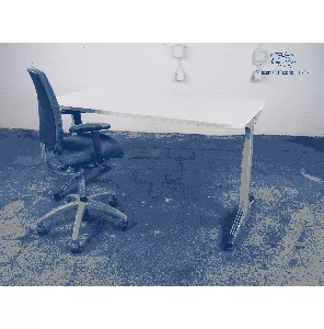 Bureau | Tweedehands | Grijs frame | Ahorn blad BT310