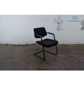 Vergaderstoel | Z.G.A.N. | Zwart frame | Zwart gestoffeerd | VS100