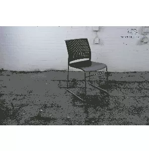 Jong gebruikt | Kantinestoel | Zwart | Verchroomd draadframe | Stappel- en koppelbaar | KS140