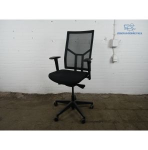  Bureaustoel | Tweedehands | Zwart mesh | Zwart onderstel | BS183