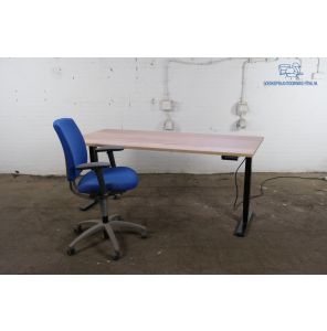 Zit-Sta Bureau | Jong gebruikt | Elektrisch verstelbaar | Halifax blad | Zwart frame | 180x80 cm | BT454