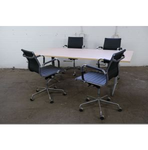 Wini | Vergadertafel  | Tweedehands | Peren blad | Zilvergrijs frame | VT292