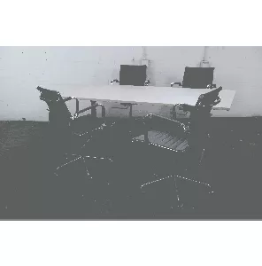 Wini | Vergadertafel  | Tweedehands | Peren blad | Zilvergrijs frame | VT292