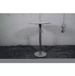 Bijzettafel | Tweedehands | Ahorn blad | Zilvergrijs frame | OT300