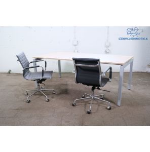 Voortman | Vergadertafel | Tweedehands | Robson eiken blad | Zilvergrijs frame | VT300