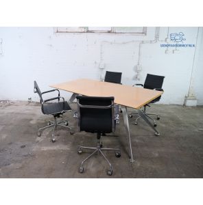 Ahrend | Vergadertafel | Tweedehands | Peren hout | VT252