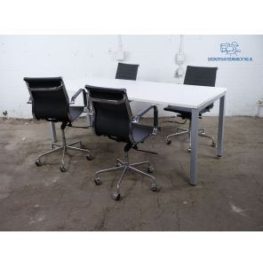 Vergadertafel | Tweedehands | Wit blad | Lichtgrijs frame | VT310