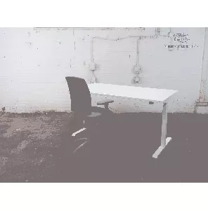 Maro | Zit-Sta bureau | Wit blad | Wit frame | BT399