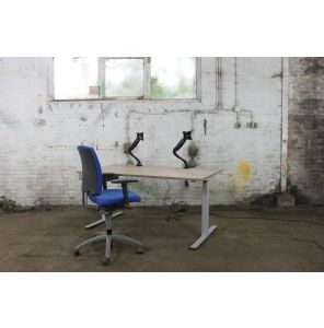 Zit-sta bureau | Z.G.A.N. | Robson eiken blad | Zilvergrijs frame | BT265