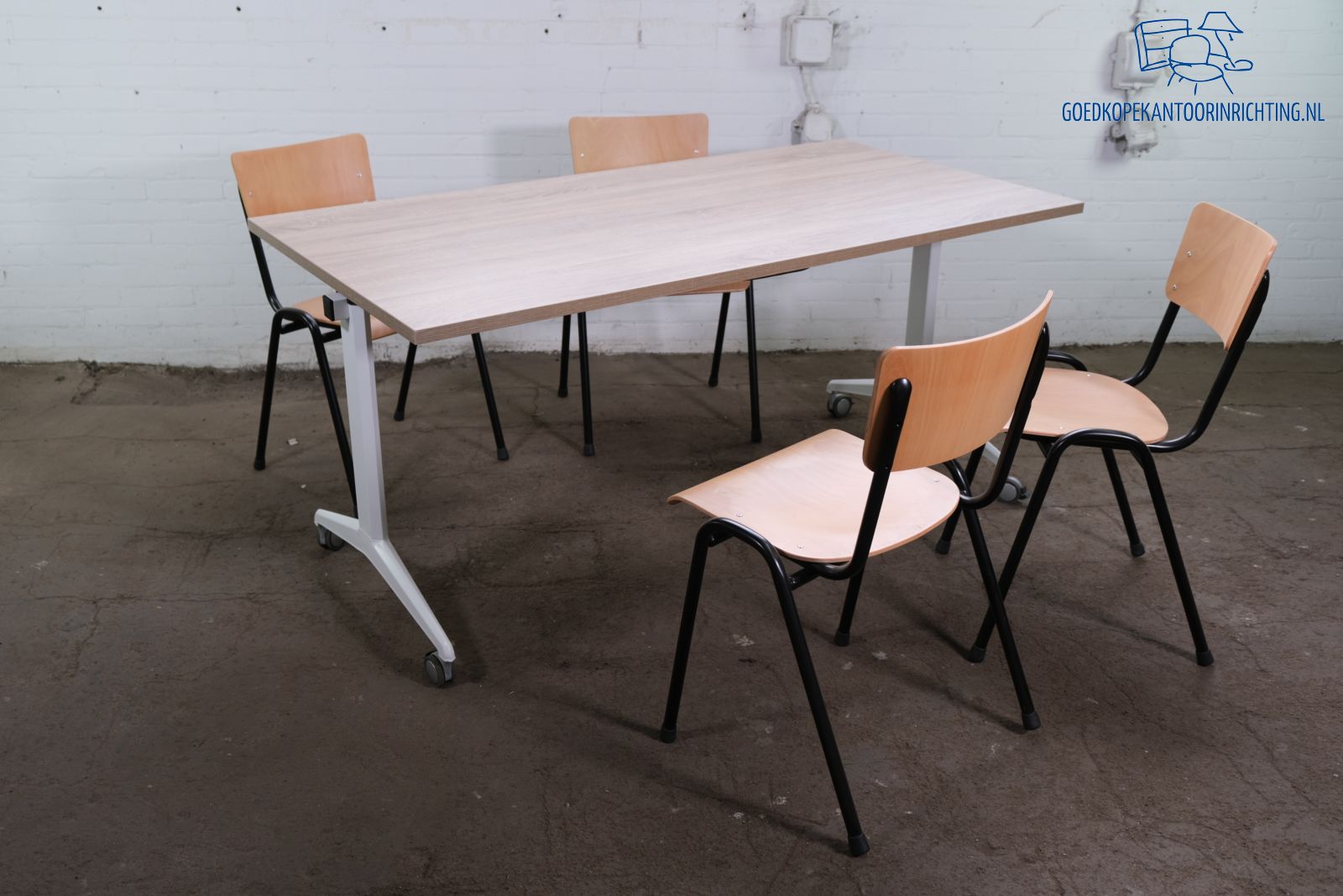 Voortman |  Klaptafel | Tweedehands |  | Robson eiken blad | Wit frame | OT305